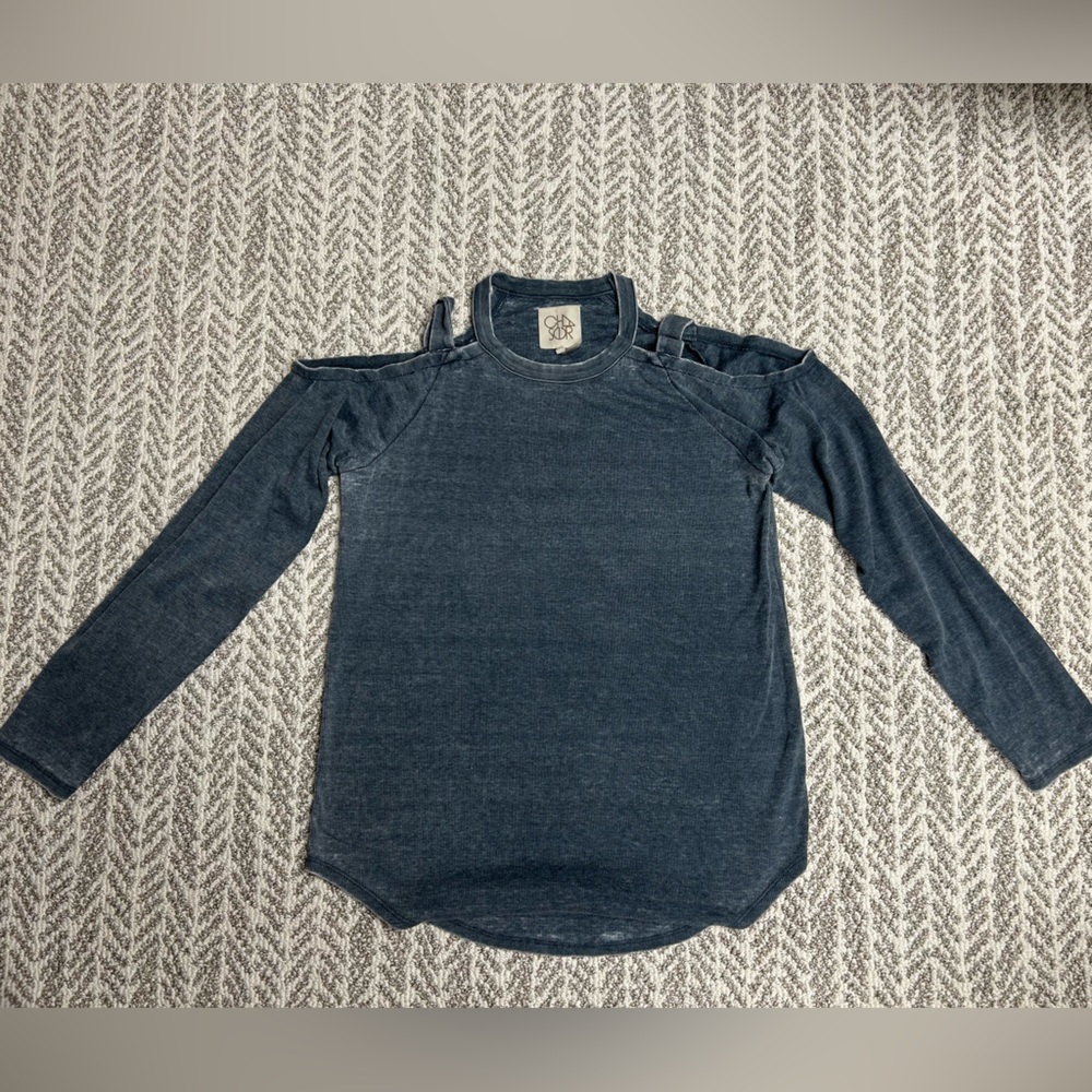 Chaser shoulderless grey sweater